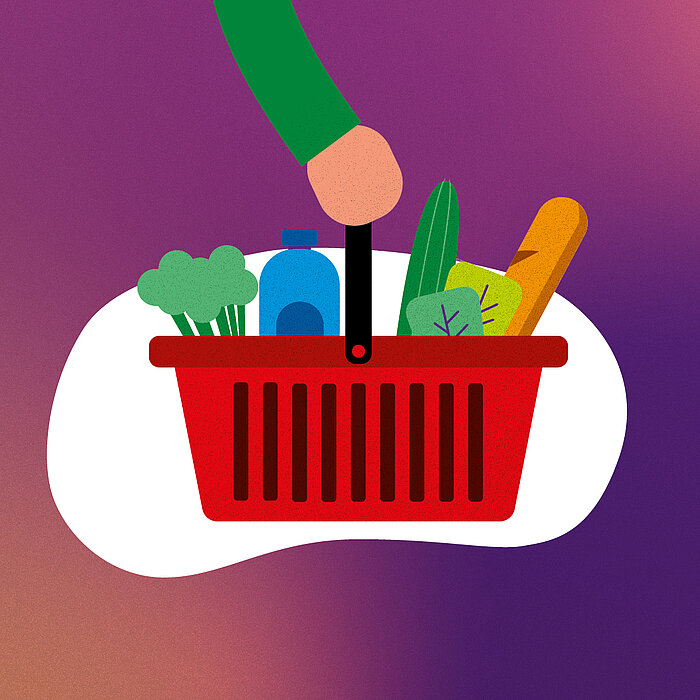 Eine Illustration eines roten Einkaufskorbes, der mit verschiedenen Lebensmitteln gefüllt ist. Man sieht grünen Brokkoli, eine blaue Flasche (z. B. Wasser oder Milch), grünes Gemüse wie eine Gurke oder Zucchini, Salatblätter und ein Stück Brot. Eine grüne Hand hält den schwarzen Henkel des Korbes. Der Korb steht auf einer weißen, geformten Fläche vor einem violett-orangenen Hintergrund.