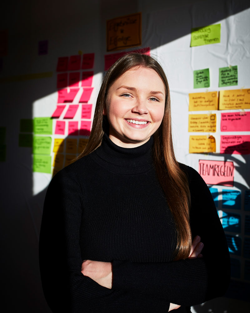Yvonne Eich hat Wirtschafts­­psychologie studiert. Die 24-Jährige ist seit 2017 im Kölner Stand­ort der Zurich Gruppe Deutschland als eine von sieben Scrum Mastern tätig.