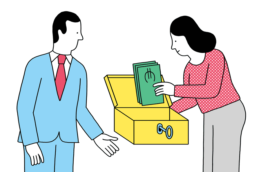 Frau legt Geld in Geldkassette