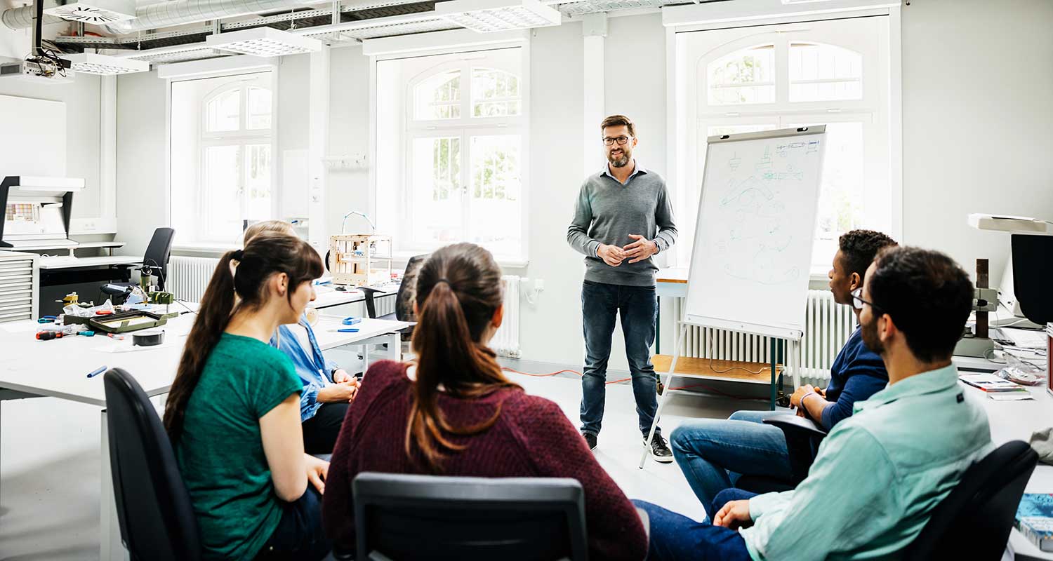 Fortbildungen sind wichtige Bausteine für Unternehmen und Karriere.