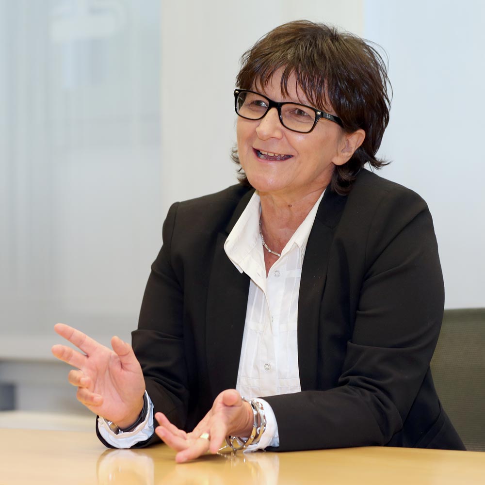 Ute Günther ist leitende Fachkraft für Arbeitssicherheit und Mitglied im Executive Committee bei Hofmann Personal.